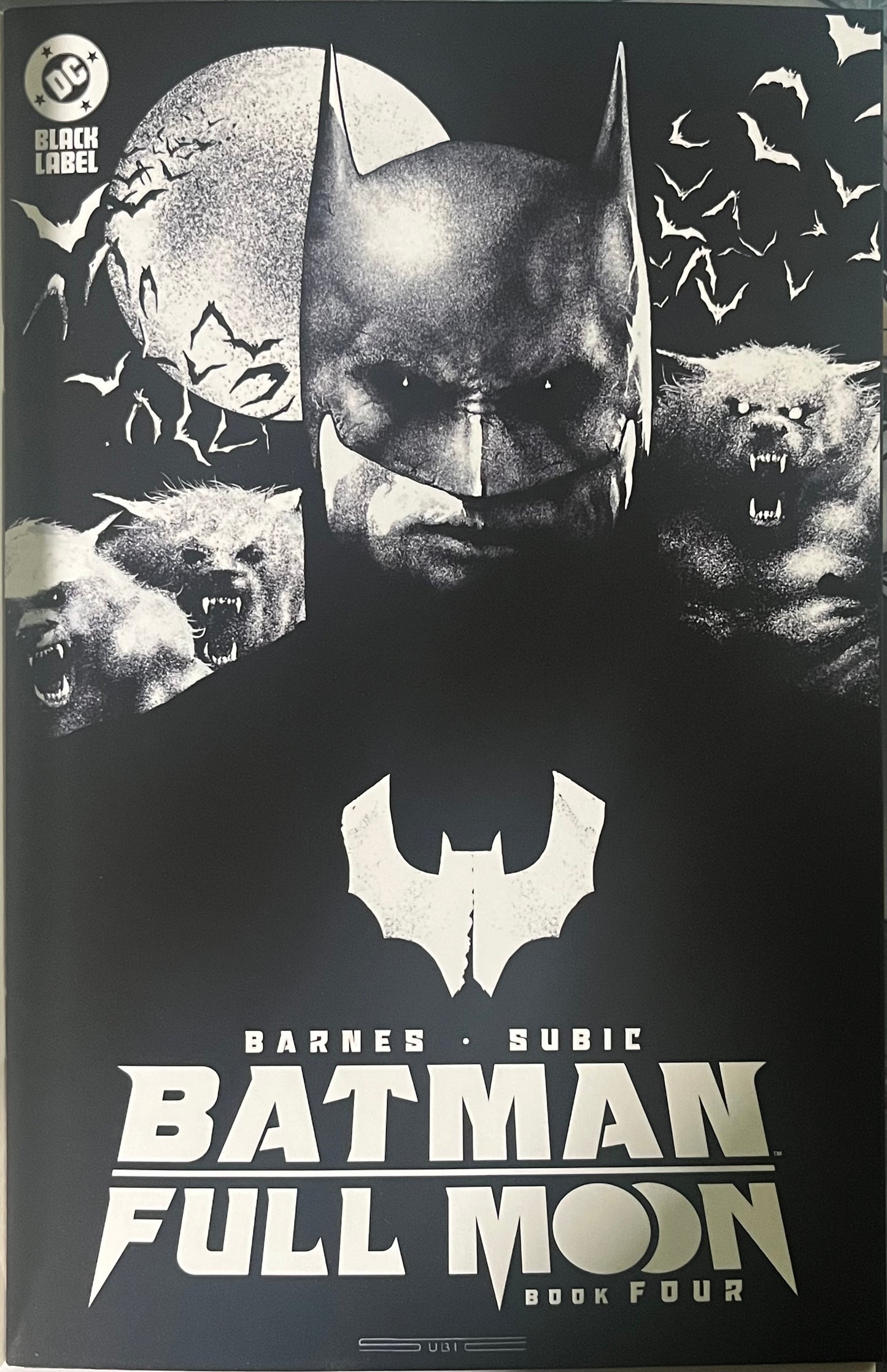 Batman: Full Moon #4A (Glow-in-the-dark variant)